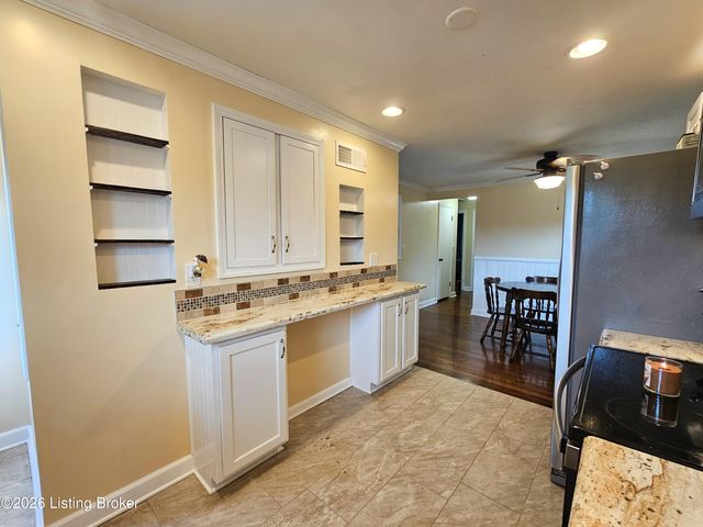 10300 Grafton Hall Rd, Louisville, KY 40272