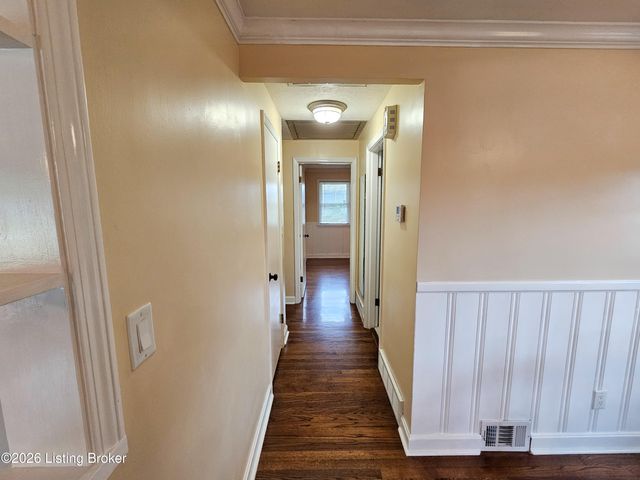 10300 Grafton Hall Rd, Louisville, KY 40272