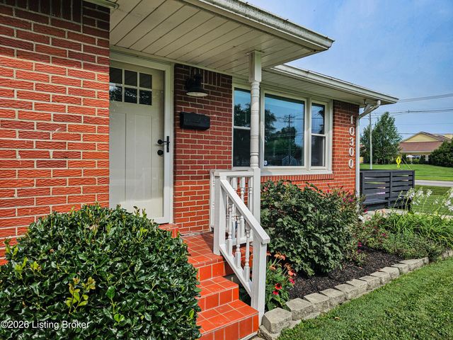 10300 Grafton Hall Rd, Louisville, KY 40272