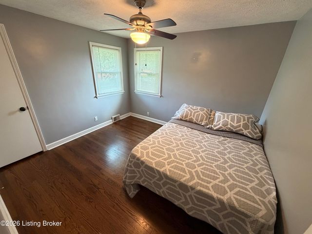 10300 Grafton Hall Rd, Louisville, KY 40272