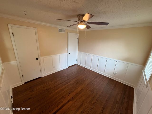 10300 Grafton Hall Rd, Louisville, KY 40272