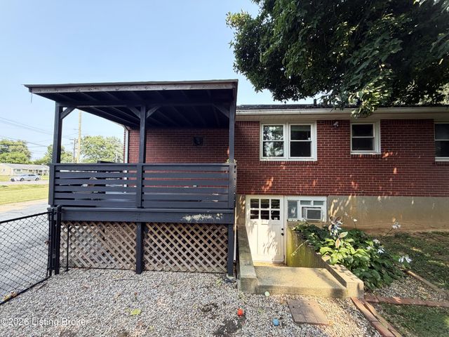 10300 Grafton Hall Rd, Louisville, KY 40272