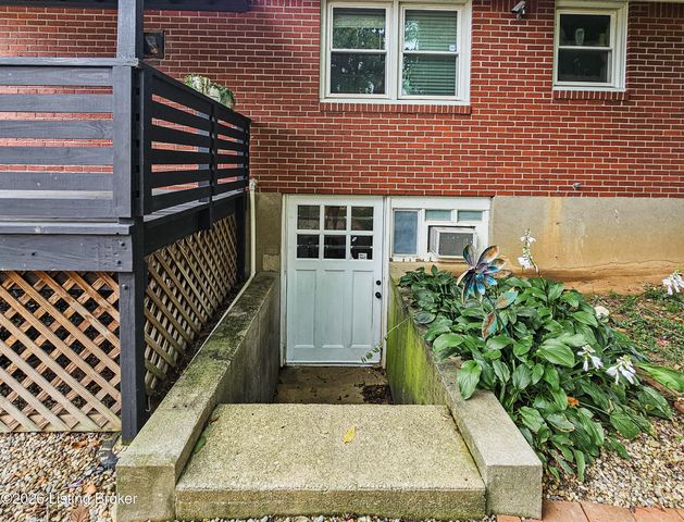 10300 Grafton Hall Rd, Louisville, KY 40272