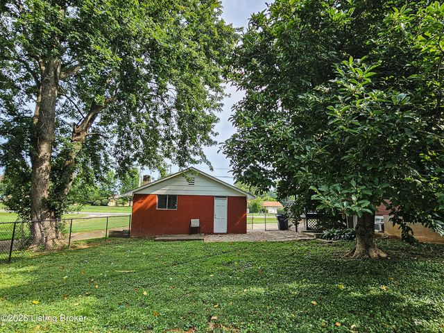 10300 Grafton Hall Rd, Louisville, KY 40272
