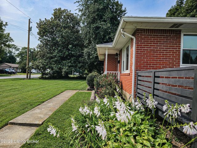 10300 Grafton Hall Rd, Louisville, KY 40272