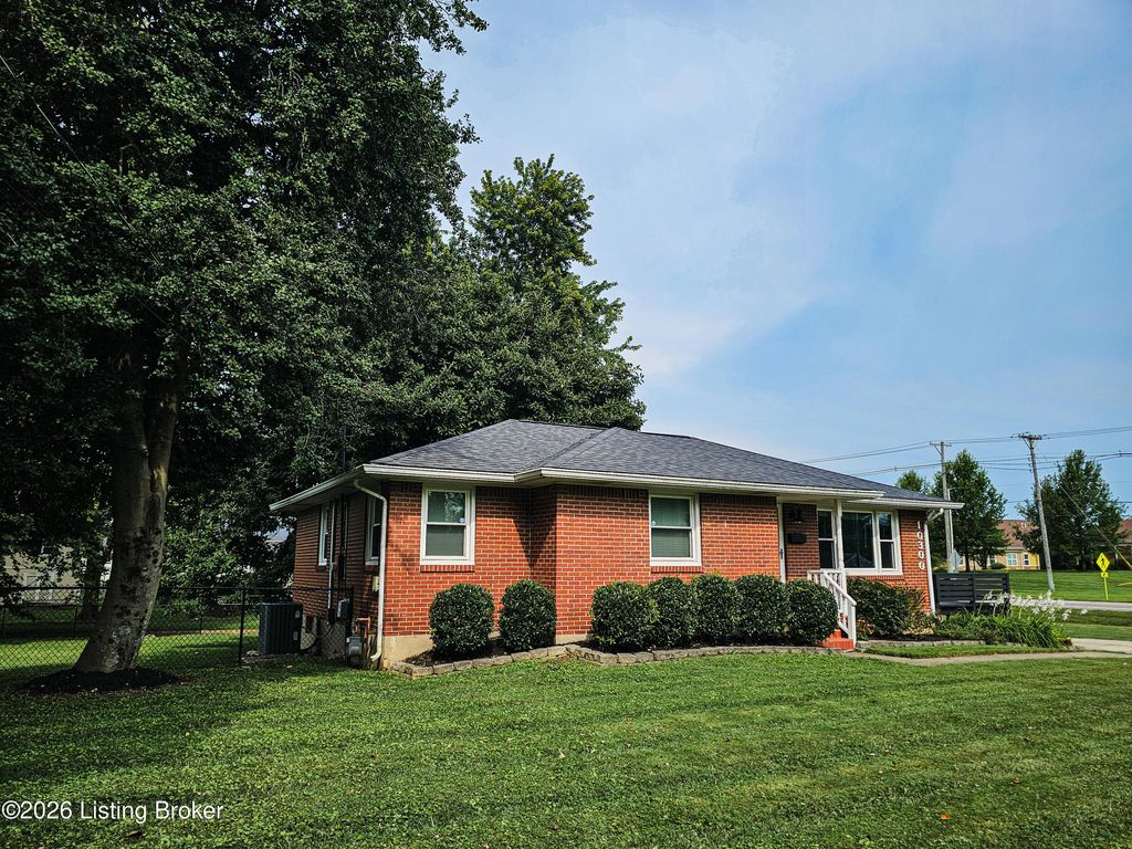 10300 Grafton Hall Rd, Louisville, KY 40272