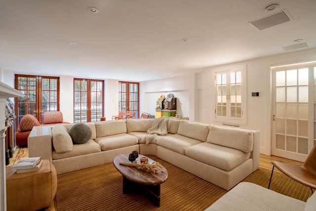 143 E 19TH Street, New York City, NY 10003