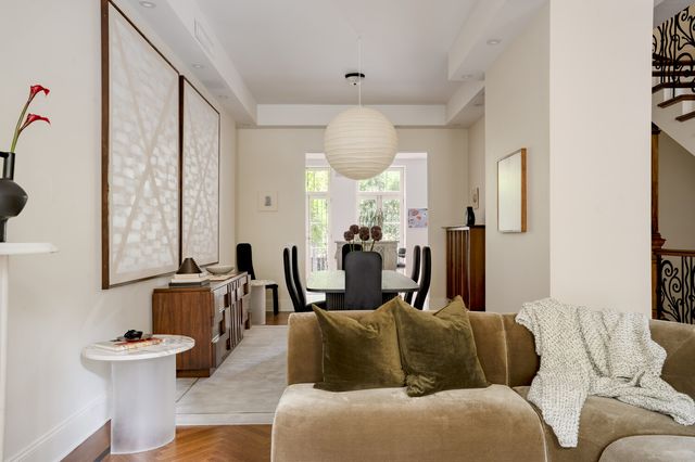 143 E 19TH Street, New York City, NY 10003