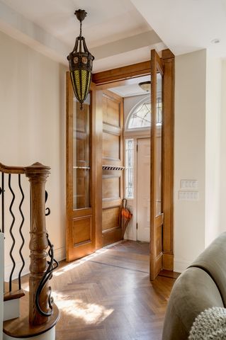 143 E 19TH Street, New York City, NY 10003