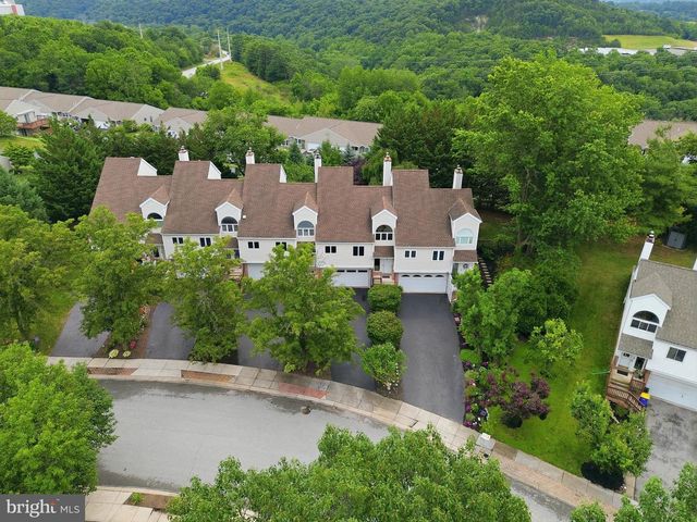 186 GREENLEAF RD, York, PA 17406