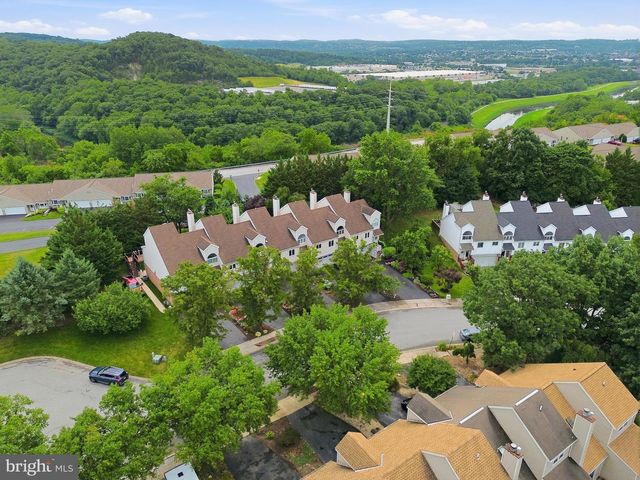 186 GREENLEAF RD, York, PA 17406