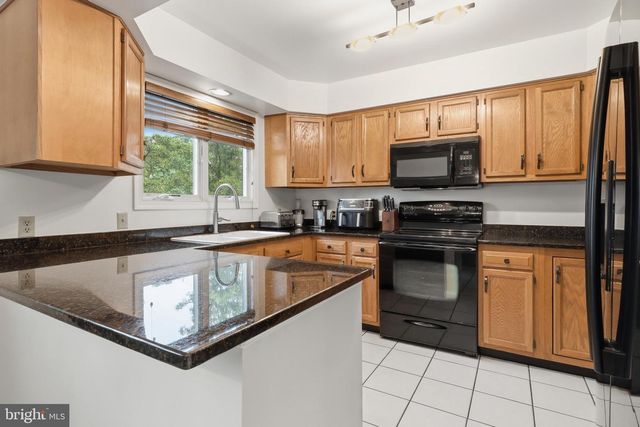 186 GREENLEAF RD, York, PA 17406