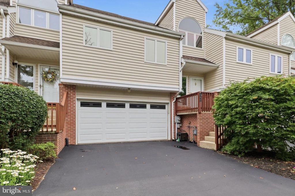 186 GREENLEAF RD, York, PA 17406