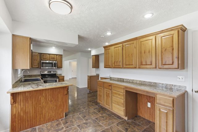 4445 S Farm Road 137, Springfield, MO 65810