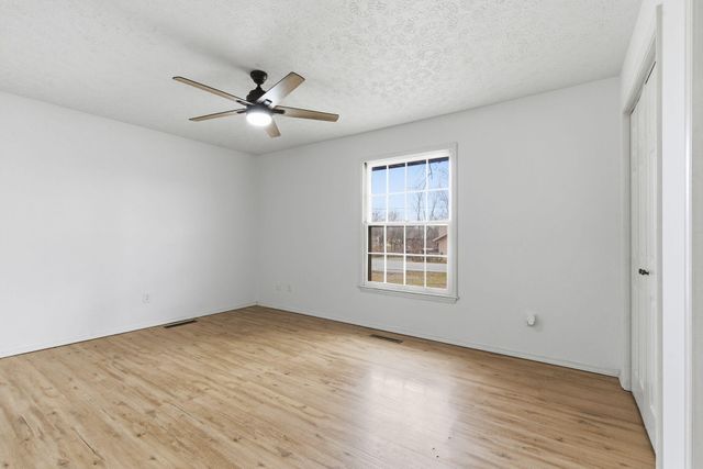 4445 S Farm Road 137, Springfield, MO 65810