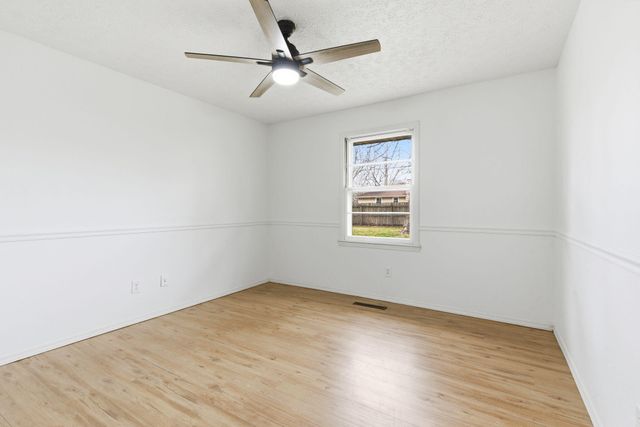 4445 S Farm Road 137, Springfield, MO 65810