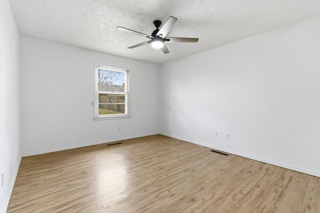 4445 S Farm Road 137, Springfield, MO 65810