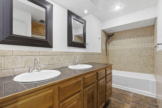 4445 S Farm Road 137, Springfield, MO 65810