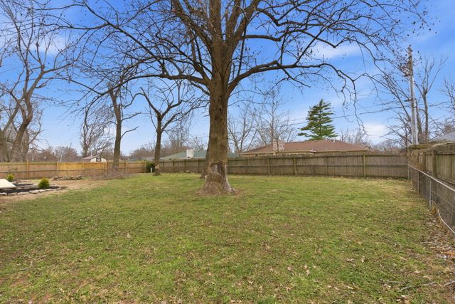 4445 S Farm Road 137, Springfield, MO 65810