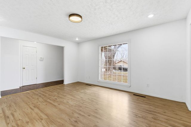 4445 S Farm Road 137, Springfield, MO 65810