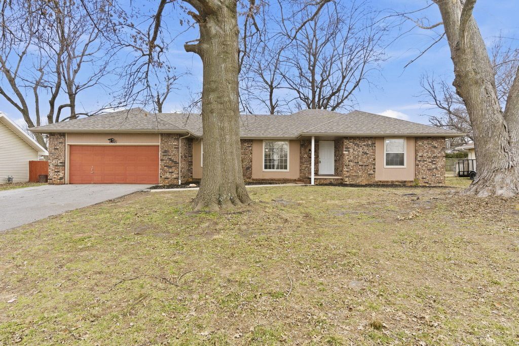 4445 S Farm Road 137, Springfield, MO 65810