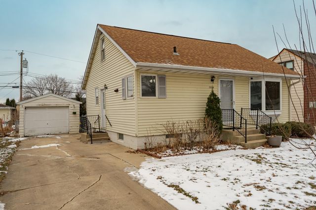 2004 18th Street NW, Rochester, MN 55901