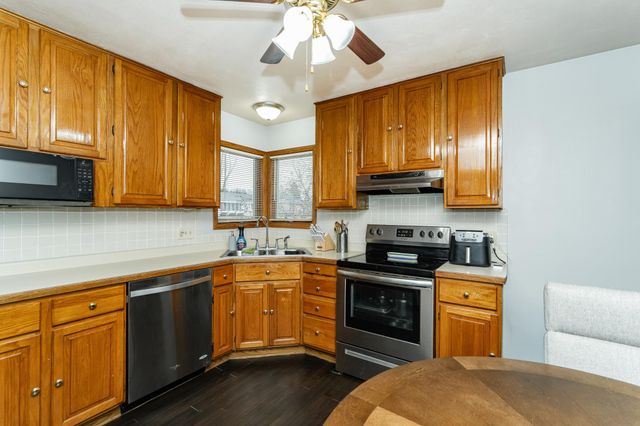 2004 18th Street NW, Rochester, MN 55901