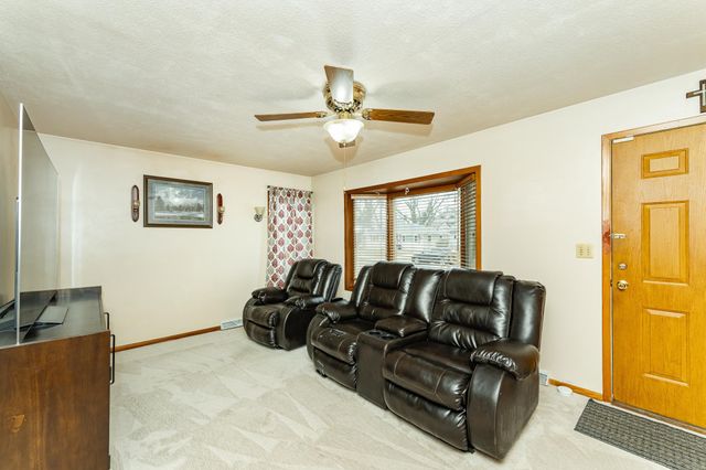 2004 18th Street NW, Rochester, MN 55901