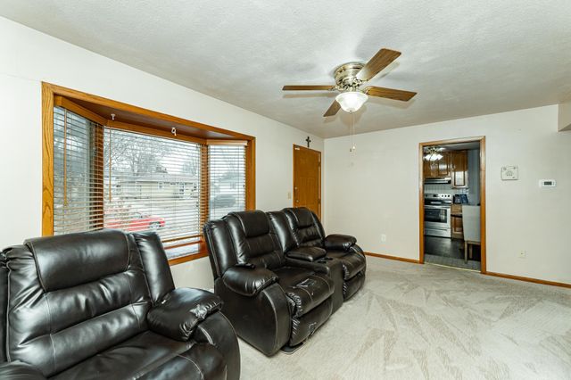 2004 18th Street NW, Rochester, MN 55901