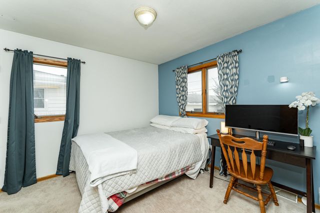 2004 18th Street NW, Rochester, MN 55901