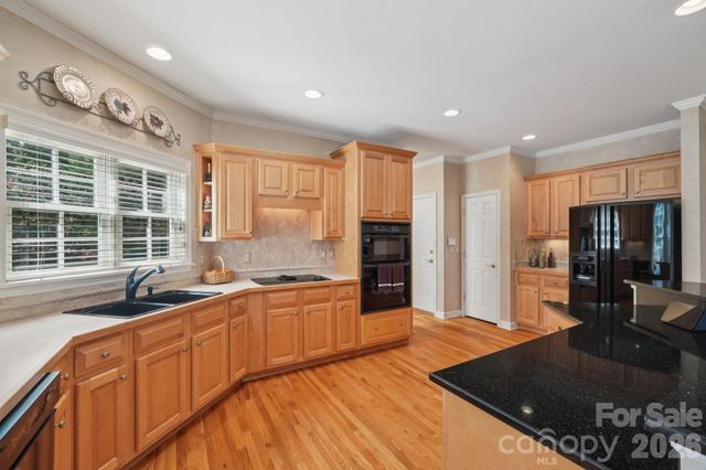 2321 Treymore Lane, Charlotte, NC 28262