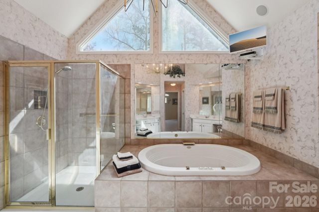 2321 Treymore Lane, Charlotte, NC 28262