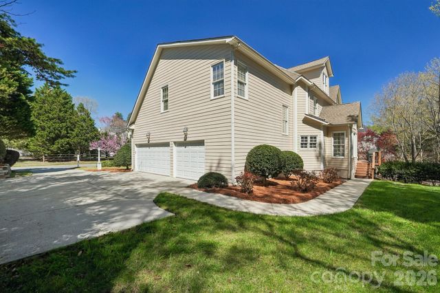 2321 Treymore Lane, Charlotte, NC 28262