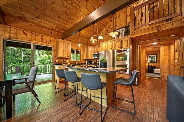 469 N Lake Drive, Ellijay, GA 30536
