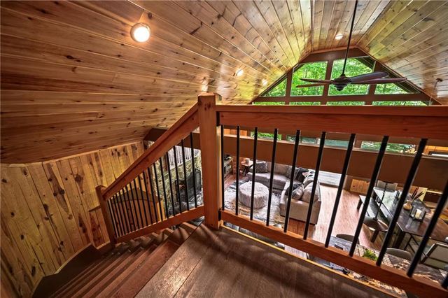 469 N Lake Drive, Ellijay, GA 30536