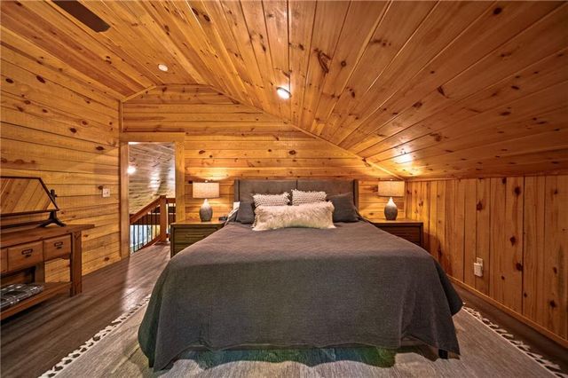 469 N Lake Drive, Ellijay, GA 30536