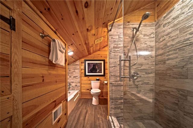 469 N Lake Drive, Ellijay, GA 30536