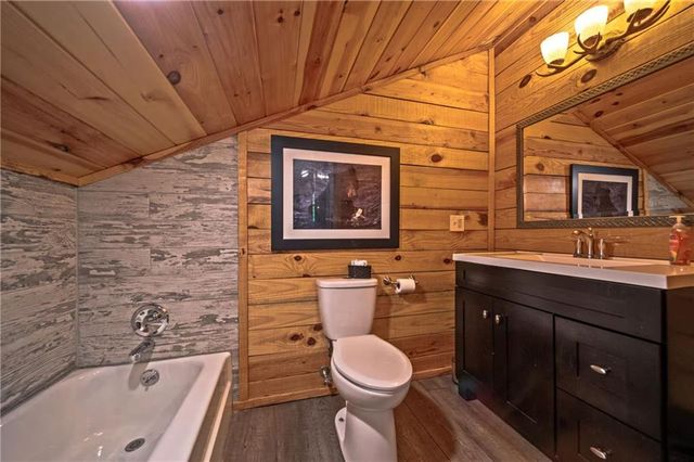 469 N Lake Drive, Ellijay, GA 30536