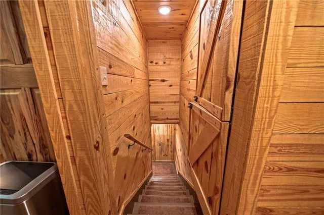 469 N Lake Drive, Ellijay, GA 30536