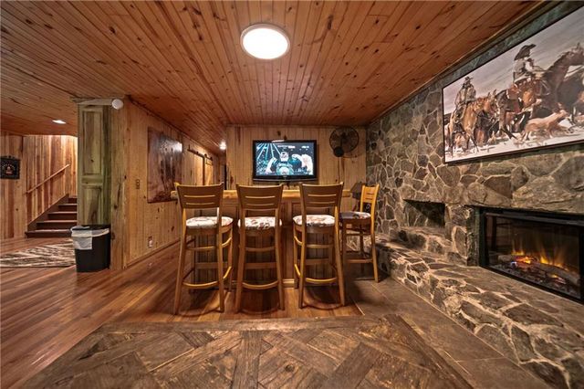 469 N Lake Drive, Ellijay, GA 30536