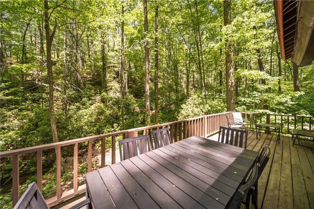 469 N Lake Drive, Ellijay, GA 30536