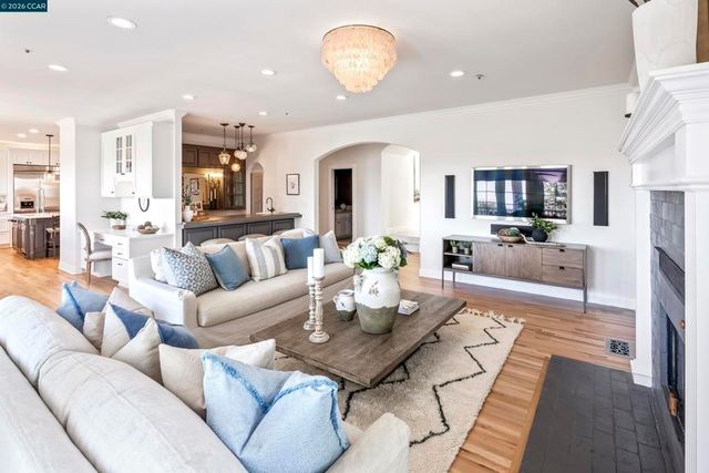 75 Donald Drive, Orinda, CA 94563