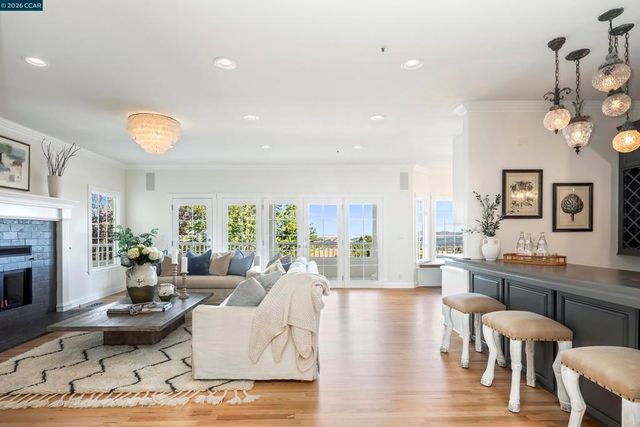 75 Donald Drive, Orinda, CA 94563