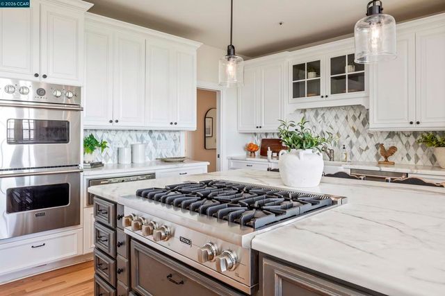 75 Donald Drive, Orinda, CA 94563