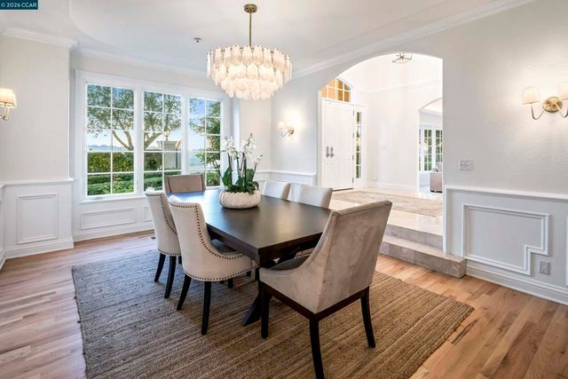 75 Donald Drive, Orinda, CA 94563