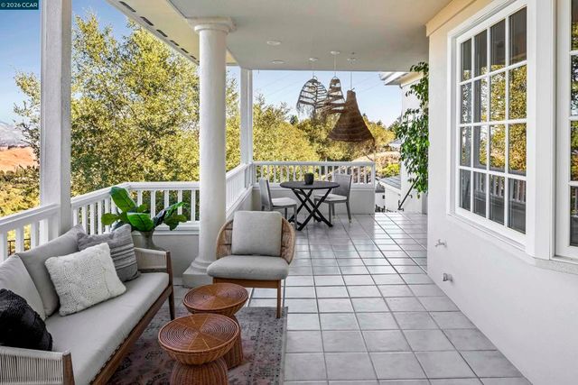 75 Donald Drive, Orinda, CA 94563