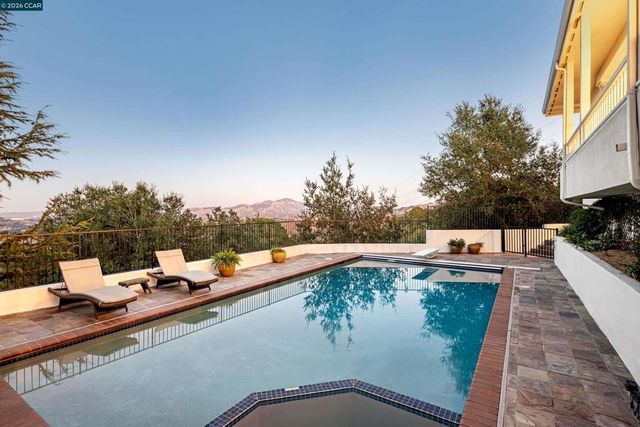 75 Donald Drive, Orinda, CA 94563