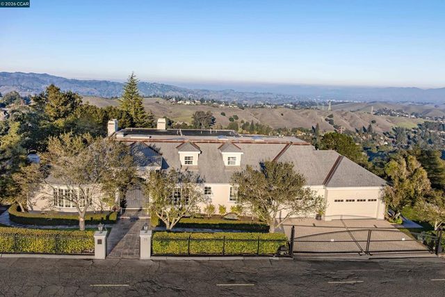 75 Donald Drive, Orinda, CA 94563