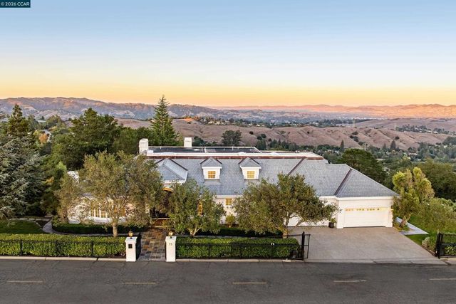 75 Donald Drive, Orinda, CA 94563