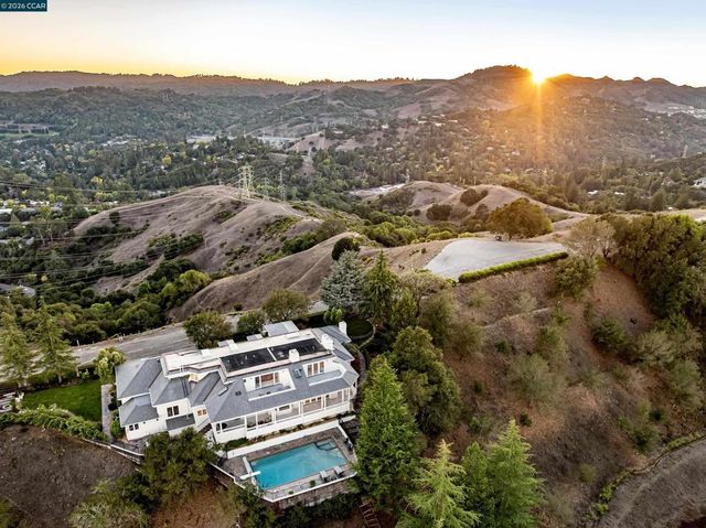 75 Donald Drive, Orinda, CA 94563